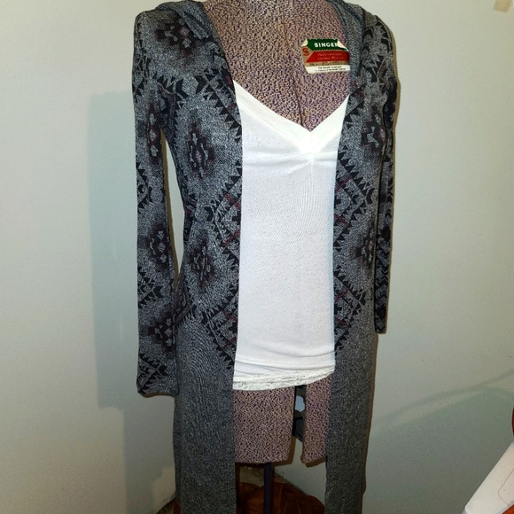 Cardigan - Picture 1 of 4